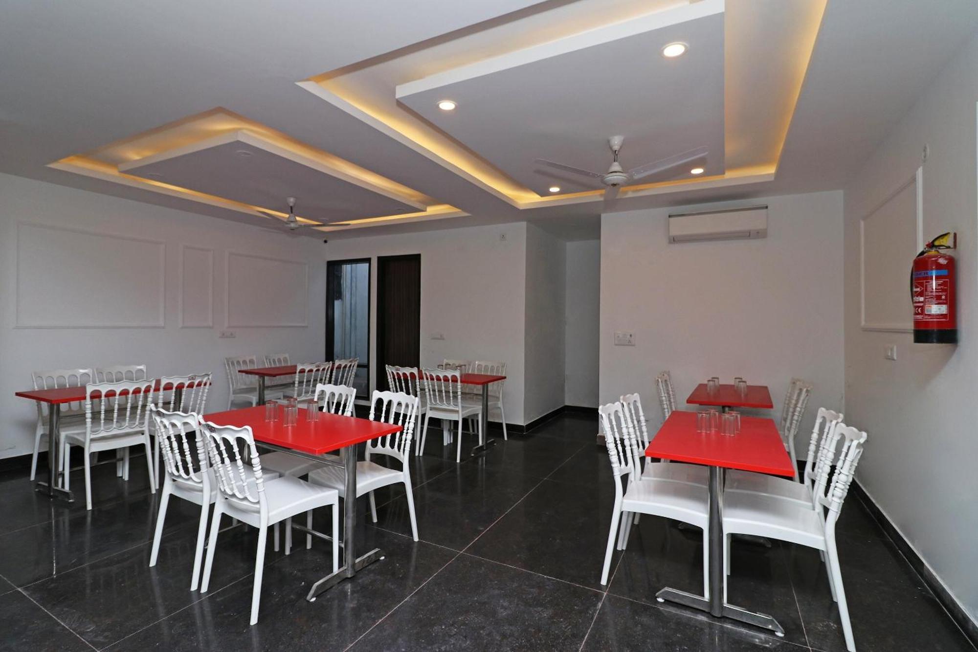 Hotel O Aamara Nowe Delhi Zewnętrze zdjęcie